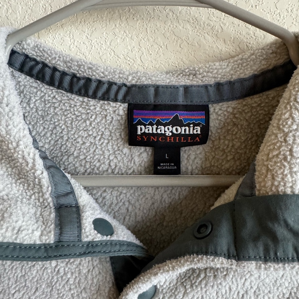 Women's Lightweight Synchilla Snap-T Pullover - Oatmeal Heather w/Nouveau Green - Picture 6 of 8